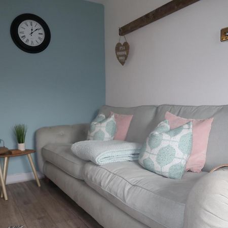Snowdon Snug Villa ลานเบอริส ภายนอก รูปภาพ