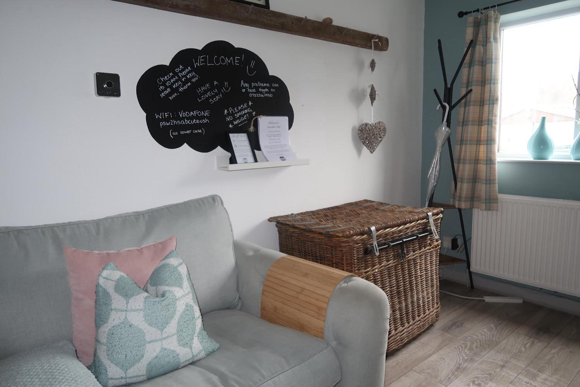 Snowdon Snug Villa ลานเบอริส ภายนอก รูปภาพ